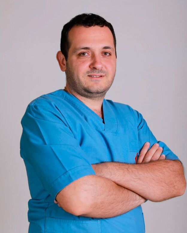 Γιατρός Δερματολόγος Raul Ören